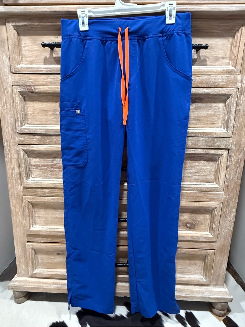 Women’s figs pants